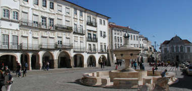 Évora